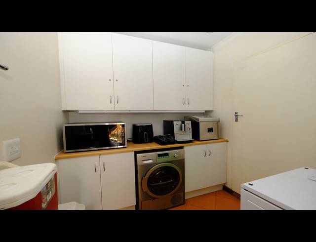 4 BEDROOM HOUSE FOR SALE IN KENSINGTON B